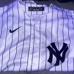 This is Derek Jeter jersey